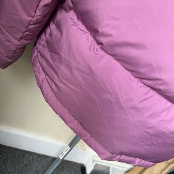 Lululemon Lilac Purple Wunder Puff Cropped Jacket, size 4 - Picture 9 of 14